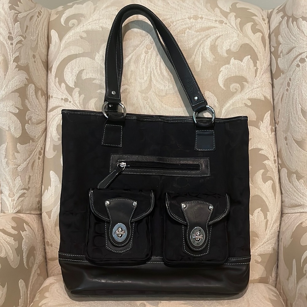 Women’s classic black Coach tote bag